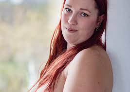 Nakne Christine (31) viser alt: