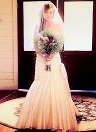 I Love This Dress Lois Wore At Her Wedding To Clark On Smallville Lois Smallville Lois Lane Smallville Movie Wedding Dresses