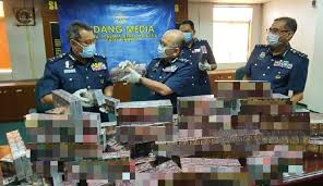 Kastam pelabuhan klang (port klang) jabatan kastam diraja malaysia, wisma kastam selangor pulau indah, no 1, jalan perigi nenas 7/1 kastam shah alam jabatan kastam diraja malaysia, cawangan ltsaas subang bangunan opa (old putra association), lingkungan golf saujana. 31 Juta Batang Rokok Seludup Dirampas Metrotv