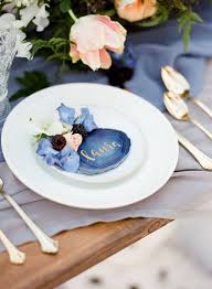 Le idee segnaposto matrimonio sono tante, anche perché al giorno d'oggi sono sempre di più le coppie che non vogliono rinunciare a questo dettaglio importante: Simpatiche E Originali Idee Per Il Segnaposto Al Matrimonio Villa Ester