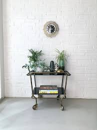 Mid Century Barwagen Vintage Servierwagen Teewagen Messing Beistelltisch Servierwagen Glas Midcentury Interior Mit Bildern Beistelltische Barwagen Teewagen