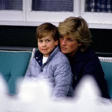 Wo zuvor ein bild von kate, william und den drei gemeinsamen kindern george. Hochzeit Von Charles Und Diana Warum Der Prinz Wirklich Ja Gesagt Hat Gala De