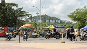 Aksi puluhan karyawan perusahaan pt karya raras dimensi. Ancaman Serius Penerapan Kek Batam