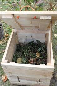 Construire Un Coffre A Compost En Cette Saison Est Aussi D Actualite Pour Ceux Ne Disposant Pas D Un Jardin La V Composteur Bois Amenagement Jardin Composteur