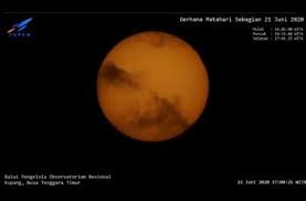 Gerhana matahari di indonesia 37 tahun lalu sangat mencekam. Terjadi Siang Ini Begini Wujud Gerhana Matahari Cincin 21 Juni Hitekno Com