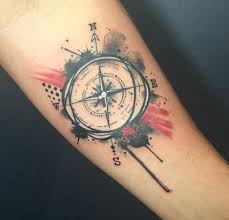 50 Beeindruckende Kompass Tattoos Designs Und Ideen Kompass Tattoos Kompass Tattoo Kompass Tattoo Vorlage