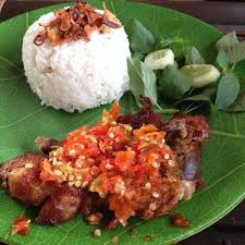 Paket ayam goreng tags nasi kotak paket nasi sambal goreng mie telur ayam harga 10000 mie instan rebus plus telus spes. Warung Sate Gajah Andalkan Ayam Penyet Sambal Goang Halaman 1 Kompasiana Com