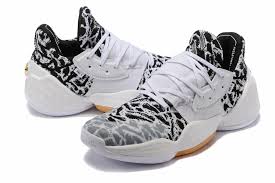 5 de adidas baloncesto se ha inspirado en la inigualable velocidad y habilidad de james harden en la cancha para ofrecerte un ajuste y sujeción revolucionarios. Adidas Harden Vol 4 White Black For Sale The Sole Line