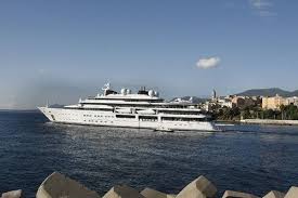 Emir Of Qatar Yacht Escale Remarquee Du Yacht De L Emir Du Qatar Bastia Corse Yacht Qatar Corse