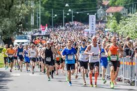At the 2008 göteborgsvarvet half marathon, mikael ekvall finished the race in 21st place in spite of being stained with his own excrement. 21 Km Goteborgsvarvet Goteborg Halbmarathon 2021 2022 Termin Anmeldung Ergebnisse Fotos