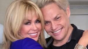 Marie Osmond Gives Update On Hospitalized Friend Kim Goodwin Mommy Hairstyles Marie Osmond Osmond