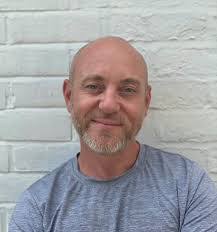 Derek Mclean's Instagram, Twitter & Facebook