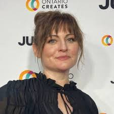 Allison Dore's Instagram, Twitter & Facebook