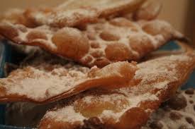 Muzen Traditionell Kolsches Fettgeback Der Kulinarische Donnerstag In 2020 Geback Lebensmittel Essen Dessert Ideen