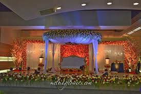 Maybe you would like to learn more about one of these? Melting Flowers On Twitter Unique And Different Reception Stage Decoration Ideas Https T Co 16g0po9dol Weddingbackdrop Weddingstage Receptionstage Weddingdecorations Weddingtips Weddingdecorator Bangalore Hyderabad Kerala Chennai