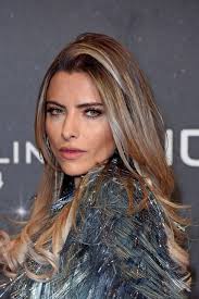 After years of speculation, irish musician sinéad o'connor has revealed her rationale behind her infamous saturday night live appearance in which she destroyed a photo of the pope. Sinead O Connor Starportrat News Bilder Gala De