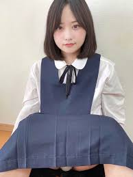 坂道◢ 麻衣 on X: 全校集会で体育座りしてパンチラする女学生 t.coNqbhRxrFHR  X