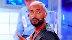 Uomini e Donne, Armando Incarnato non sta bene: "Sto attraversando un  periodo difficile"