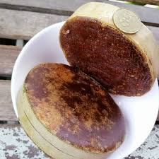 Kemanisan dan kehalusan gula melaka asli berbeza dengan gula melaka tiruan yang banyak terdapat di pasaran kini. Nisan Kerek Tebal Ori Terengganu Gula Melaka Gula Kabung Manisan Palm Sugar Shopee Malaysia