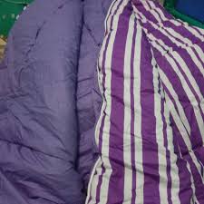 Bed cover murah motif batik untuk dewasa merk star aretha seperti diketahui bahwa indonesia memperingati batik sebagai warisan kemanusiaan untuk budaya lidan dan nonbendawi. Bedcover Second Baru Perabotan Rumah Di Carousell