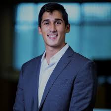 El adjetivo vargasvilesco designa aquel estilo literario que como el de vargas vila tiende a ser hiperbólico y ampuloso. Bernardi Vargas Vila Bjvargasvila Twitter