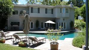 Celebrity couple kyle richards and mauricio umansky dropped $8.25 million for this encino house located in the sunny san fernando valley suburb. Real Housewives Of Beverly Hills Kyle Richards Buys 3 Million Bel Air Home The Hollywood Reporter