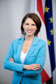 From wikipedia, the free encyclopedia. Edtstadler Mag Karoline Edtstadler Ovp Klub
