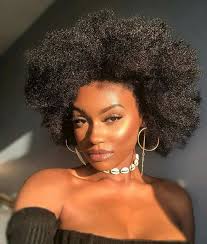 When The Sun Found Her He Kissed Her Cheeks And Lit Up Her World Natural Hair Styles Hair Inspiration Beautiful Natural Hair