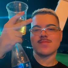 Da Licença Aqui Novinha Você É uma Delicinha