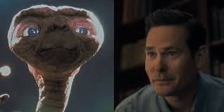 FUN FACT: Henry Thomas (younger Hugh) played ET's best friend Elliot...  which explains the bright blue eyes! :D : r/HauntingOfHillHouse