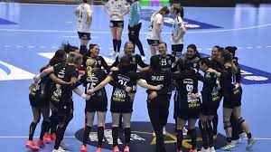 După un meci dramatic, româncele au reușit să intre în istorie. Csm BucureÈ™ti Victorie Cu Cska Moscova In Sferturile Ligii Tigroaicele Cu Un Pas In Final Four Eurosport