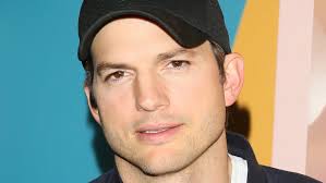 Ashton kutcher is a renowned actor, model and producer. Schattige Dinge Die Fans Uber Ashton Kutcher Ignorieren News24viral