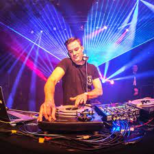 Follow dj matt to discover new music and get updates about uploads, likes and playlists. Stream Dj Matt Terris Music Listen To Songs Albums Playlists For Free On Soundcloud