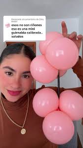 Mano De Obra Por Una Guirnalda De Globos