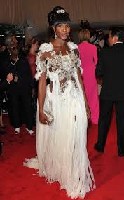 Naomi campbell walks in the michael kors fall/winter 1999 fashion show in new york. 7 Of Naomi Campbell S Most Iconic Outfits I D