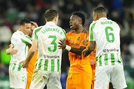 Vinicius se burló de la afición del Betis y terminó con cánticos de "tonto,  tonto" | Real Madrid