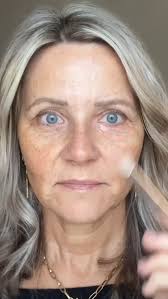 Amazon.com: AmazingCosmetics Line Smoother Primer, Lightweight, Long  Lasting, Hydrates, Smooths, Fills in Pores and Fine Lines, Natural Satin  Finish, Vegan : Beauty & Personal Care