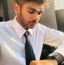 The inspiring Story of 31-year-old Iranian artist: Fatemeh Hammami  Nasrabadi is 85 percent paralyzed, but she found the strength to pursue her  passion of becoming an artist. She draws incredible portraits using