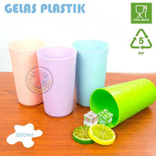 Biasa saya minum di pagi hari atau ketika sedang mengerjakan pekerjaan yang membutuhkan konsentrasi ekstra (tapi waktu pengerjaan pekerjaan belum masuk sore hari supaya di malam hari ti. 12 Pcs Gelas Plastik Minum Termurah 500ml Gelas Plastik Lusinan Satuan Foodgrade Bpa Free Hx A6 Shopee Indonesia