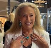 😻😻😻First time I’m seeing a woman fully dressed in Paraíba tourmalines  and it looks incredible 😝😝😝😝😝😝, #highjewelry #paraibatourmaline  #palmbeachshow