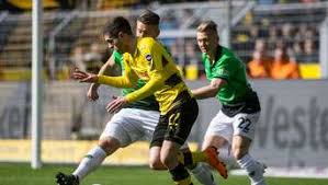 Bochum und holstein kiel wollen die erstklassigkeit perfekt machen, greuther fürth ist auf 2. So Sehen Sie Hannover 96 Borussia Dortmund Am Freitagabend Live Im Tv Live Stream Und Live Ticker Bvb 09