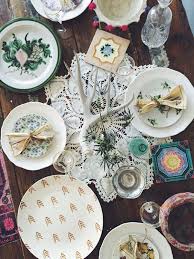 Clash Course 101 How To Set A Mix And Match Table Thanksgiving Table Settings Mismatched Table Setting Table Settings