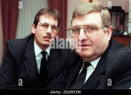 Ken Davison's Instagram, Twitter & Facebook