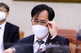 이준석 전 미래통합당 최고위원이 설사 여성 장관을 찾기 어려워 임혜숙 후보자 대신 박준영 후보자를 낙마. ë°•ì¤€ì˜ ë„ìžê¸° ì§'ì—ì„œ ì‚¬ìš© ê¹€ì„ êµ ê¶ê¶ ì‚´ì•˜ë‚˜ ë‰´ìŠ¤ ë™ì•„ë‹·ì»´