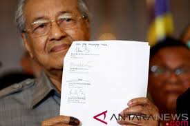 Perintah kawalan pergerakan kerajaan malaysia), commonly referred to as the mco or pkp. Mahathir Dilantik Sebagai Pm Malaysia Ke 7 Antara News Makassar