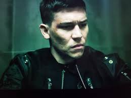 Alguém pode me dizer onde posso encontrar essa jaqueta que o personagem  Carlo Baxter usa na série "Seu Honor", 1ª temporada, episódio 7? :  r/findfashion