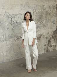 La veste manches longue à la coupe droite. Tenue Mariee 50 Looks Pour Se Marier En Combi Ou Tailleur Pantalon