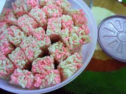 Teng Teng Snacks It S Main Material Are Sticky Rice Ketan And Sugar