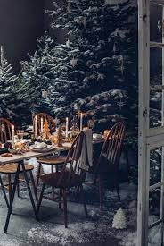 El cátalogo zara home, nos recuerda que el colorido es algo de lo que más nos gusta para decorar el hogar, pero también la mezclas de texturas. In Anticipation Of The New Year Magic Ideas For The Holiday Table From Zara Home Tg Uk