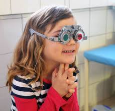 Dieťa by malo ísť pred začiatkom školského roka k očnému lekárovi